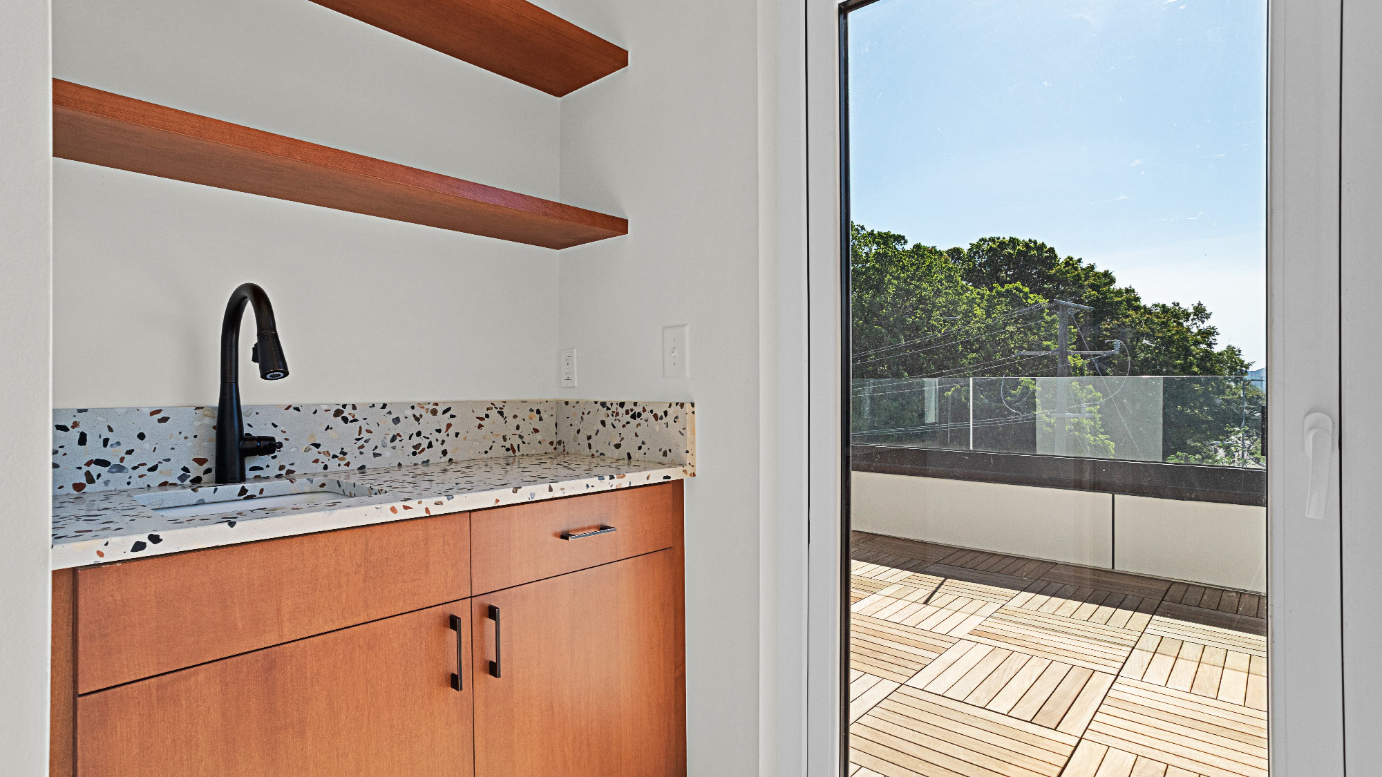 Parkline Townhomes - Wet Bar and Roof Deck New Homes in Richmond Virginia