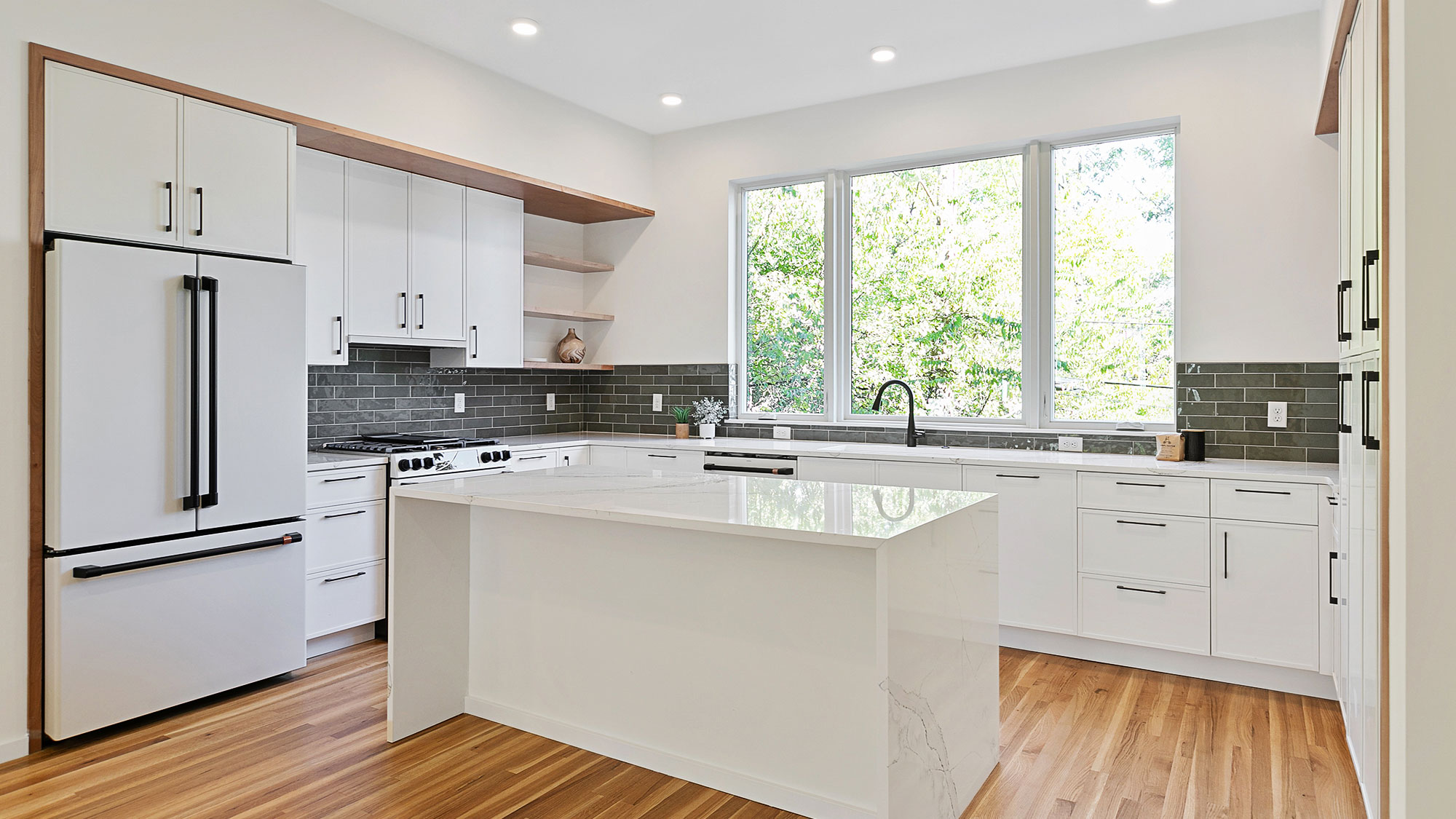 Parkline Townhomes - Kitchen